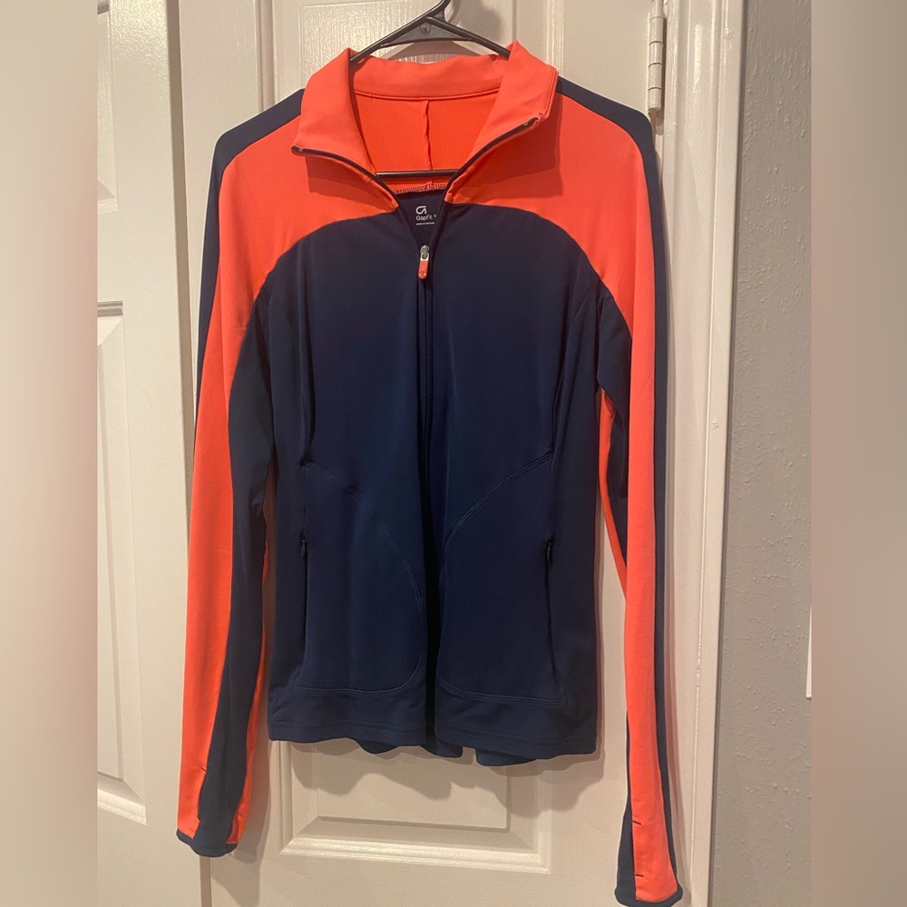 GapFit lightweight zip up jacket. Size S